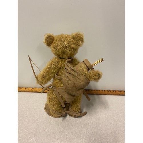 46 - Bear Studio Robin Hood teddy bear.
28cm Tall