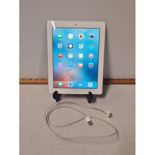 51 - 16gb IPad with charger (working)