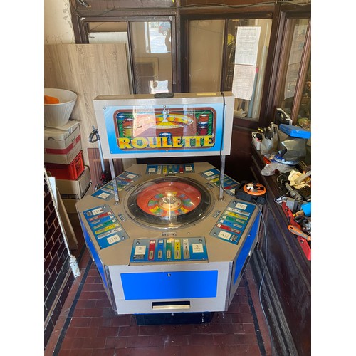 224 - Classic Roulette 2p, 6 player arcade game.
160cm h x 122cm l x 122cm w