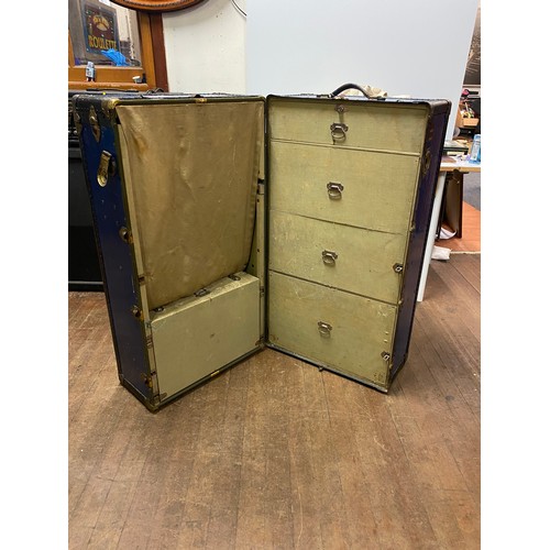 477 - Antique Travelling steamer wardrobe trunk by Oshkosh of Wisconsin.
106cm x 57cm x 51cm