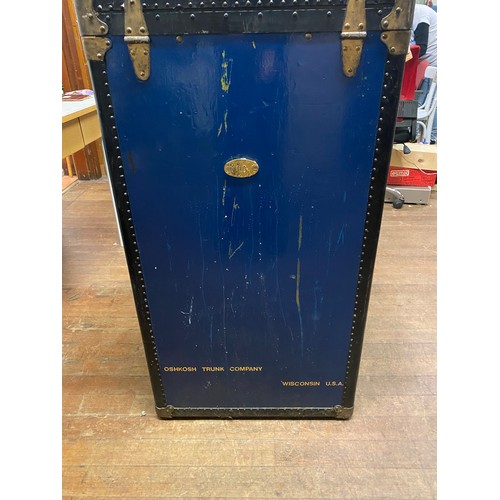 477 - Antique Travelling steamer wardrobe trunk by Oshkosh of Wisconsin.
106cm x 57cm x 51cm