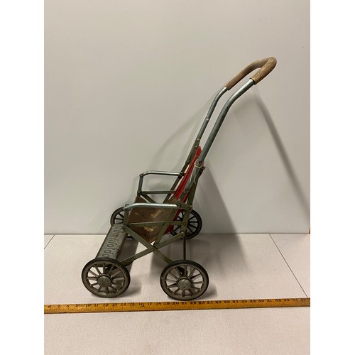 77 - 1960's Cumfifolda pushchair/buggy.