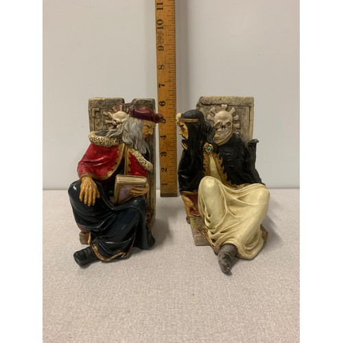 47 - Pair of 1998 WUI Wizard bookends.