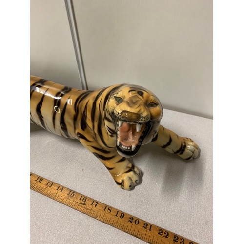 71 - Large mid century tiger ornament. hairline crack to 1 back leg.
56cm l