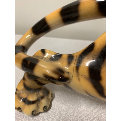 71 - Large mid century tiger ornament. hairline crack to 1 back leg.
56cm l