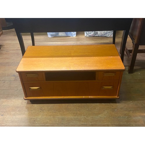 48 - Mid Century G-Plan cabinet. 92cm l x 41cm h x 46cm d