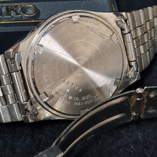 231 - gents boxed seiko sq100 watch