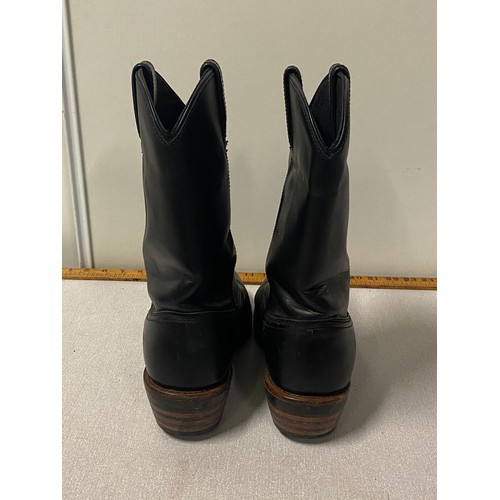 38 - Pair of leather Dan Post boots.
size8.5