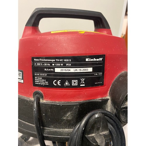 452 - Einhell vacuum cleaner.