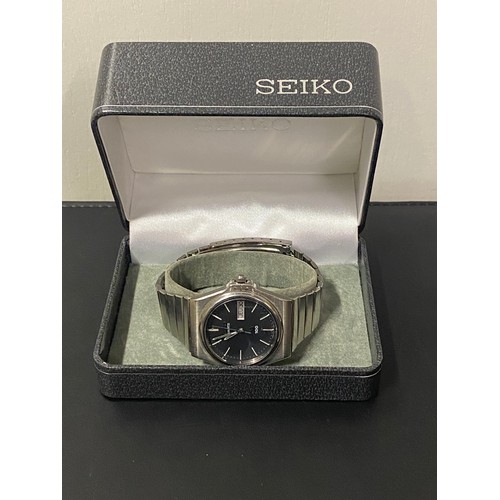 99 - Seiko 100 wrist watch.