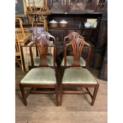 613 - Set of 4 Hepplewhite style mahogany chairs with upholstered seats.