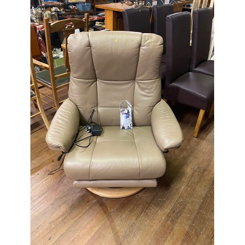 185 - Ecorness Stressless Mayfair electric reclining chair with oak finish. Colour - Funghi