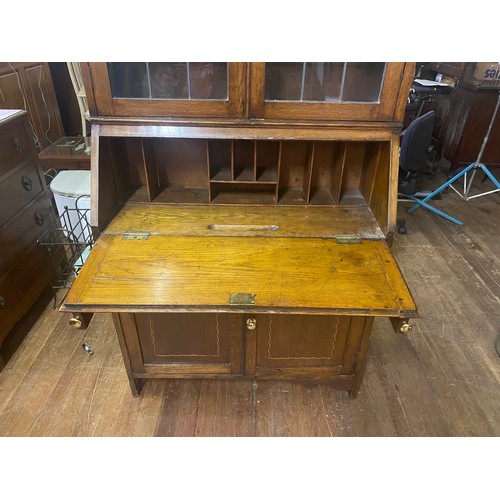 189 - Vintage wooden bookcase/bureau
190cm h x 92cm l