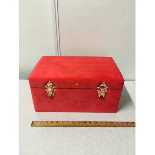 253 - Medium size Red/pink plush storage box with rose gold fastenings and handles.