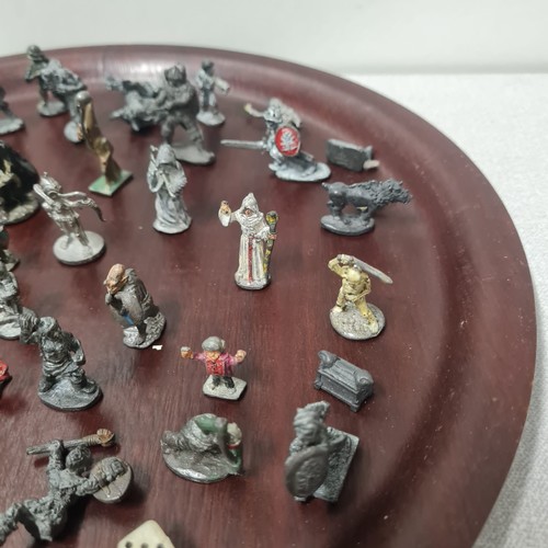 285 - Collection pewter figures to include Ral Partha Dungeons and Dragons etc. .