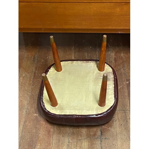 532 - Vintage retro leather stool.