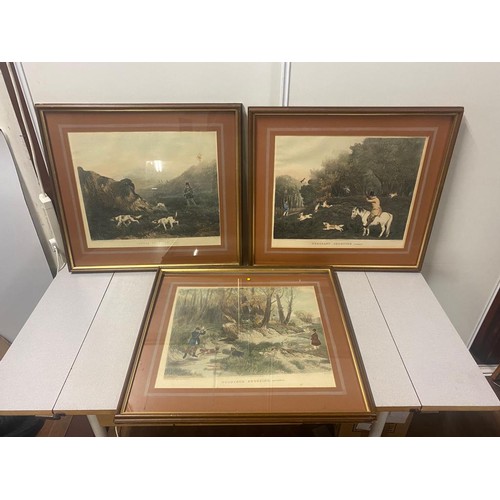 432 - 3 x framed hunting scene prints.
62cm x 56cm