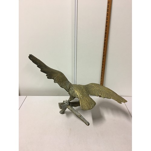 8 - Large brass eagle ornament.
68cm x 51cm