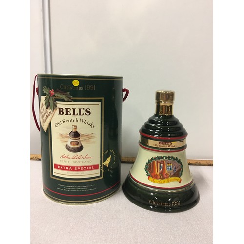 18 - Boxed Bells whisky 