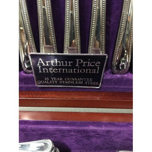 307 - Arthur Price cutlery set in fitted case.