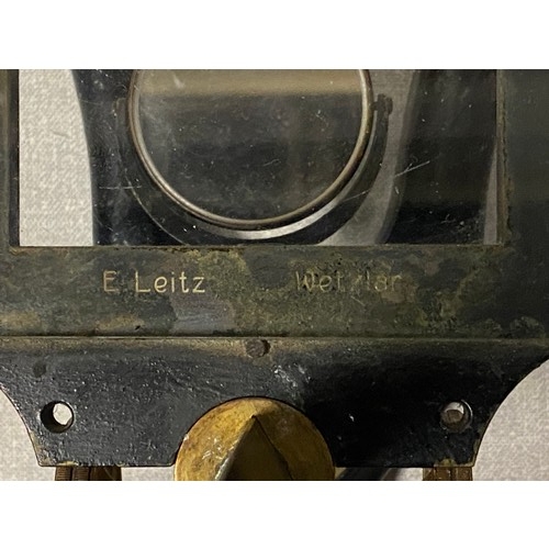 65 - Antique E. Leitz of Wetzlar dissecting microscope. Marked University of Edinburgh Bot. Lab. 9 1914
1... 