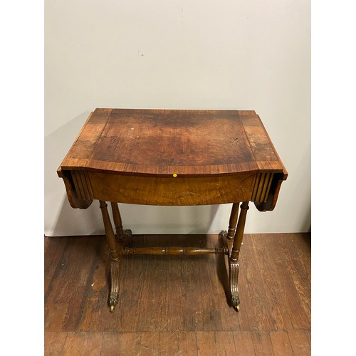 374 - Vintage drop leaf vanity desk on casters.
43cm x 78cm