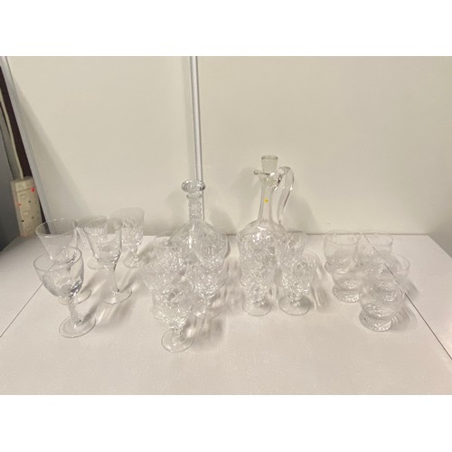 502 - Large selection of good quality vintage crystal - wine glasses, whisky glasses and decanters etc.
2 ... 