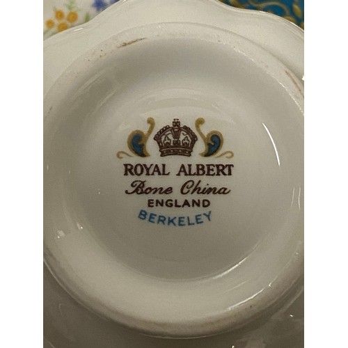 572 - Royal Albert 