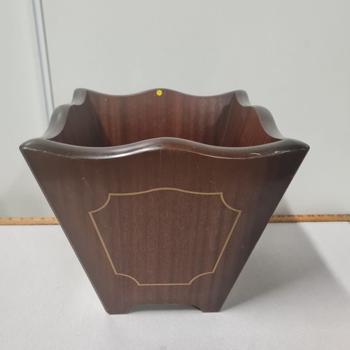 621 - heavy Retro wooden planter.
33cm tall