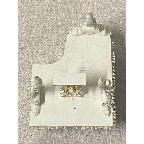 58 - Hand Painted Meissen grand piano ornament with delicate floral decoration.
15cm h x 15cm l x 22cm d