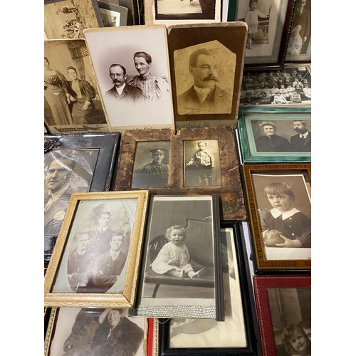 118 - Collection of antique photographs and frames.