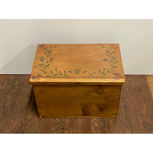 151 - Vintage wooden chest with painted floral design to top.
49cm x 33cm x 30cm