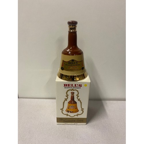 81 - Boxed Bells Scotch whisky decanter. Full.