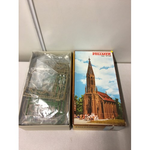 115 - Boxed Vollmer HD 3739 model cathedral.