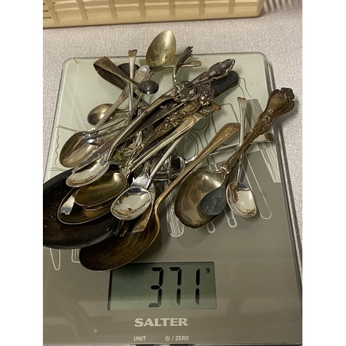 149 - Selection of silver cutlery. 371 grams.