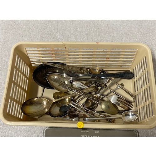 149 - Selection of silver cutlery. 371 grams.