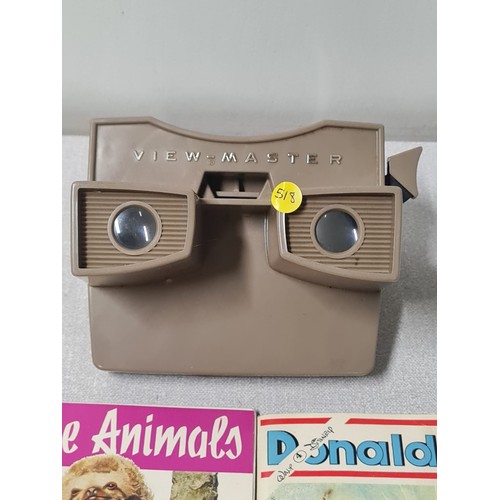 206 - Vintage View-master with 9 x View- Master Stereo pictures.