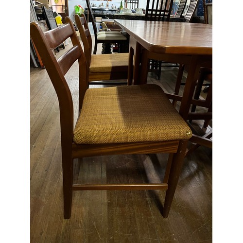 255 - Retro drop-leaf table with 4 chairs.