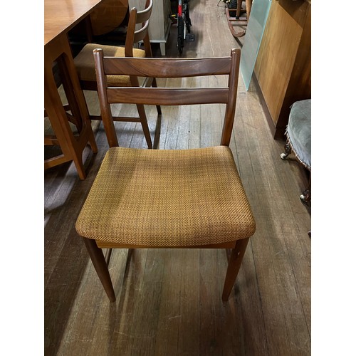 255 - Retro drop-leaf table with 4 chairs.