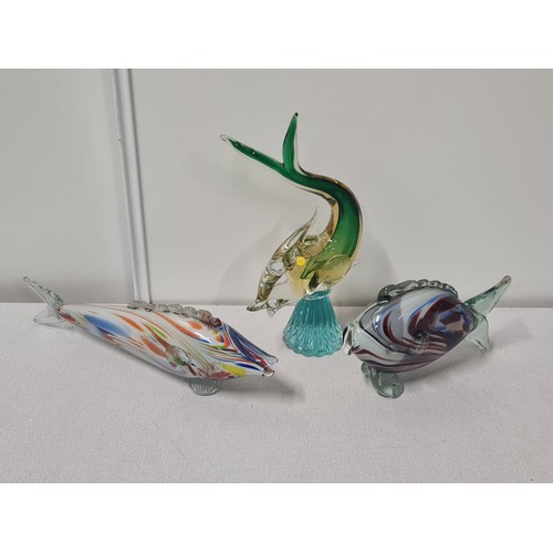 46 - 3 hand blown Murano glass fish.
Largest 34cm l