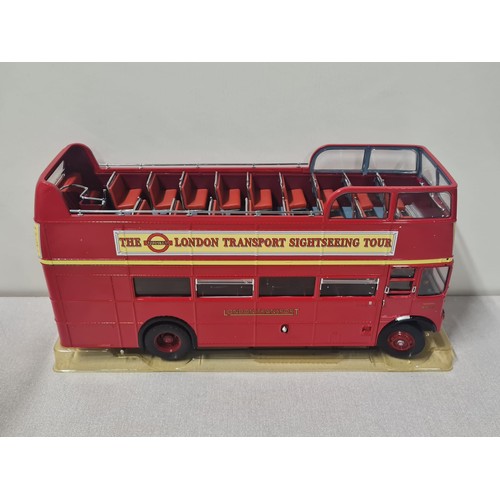 60 - Boxed Sunstar Routemaster die cast London sightseeing tour bus 1:24 scale. comes with certificate.