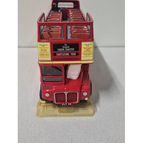 60 - Boxed Sunstar Routemaster die cast London sightseeing tour bus 1:24 scale. comes with certificate.