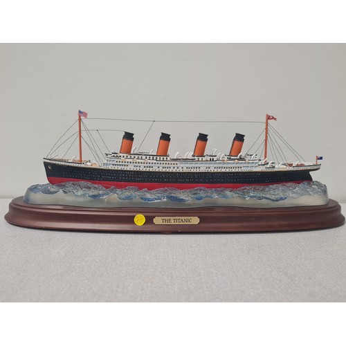 164 - Danbury Mint RMS Titanic centenary edition 1912-2012
35cm l