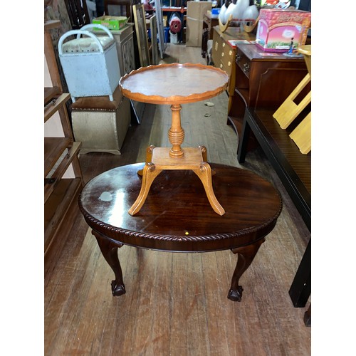 422 - small pie crust table and mahogany coffee table of ball and claw feet.