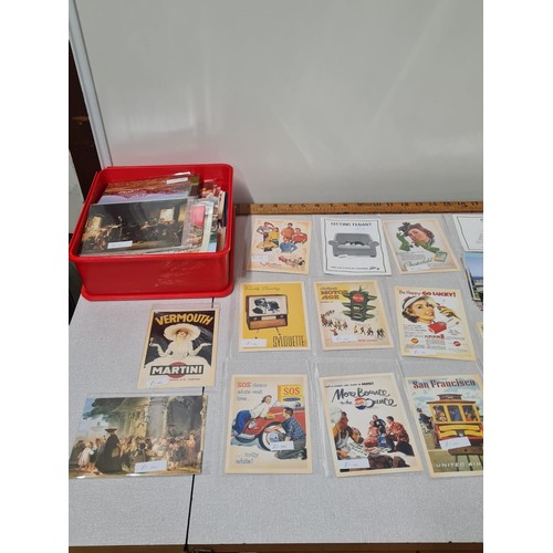 122 - Large collection of postcards.