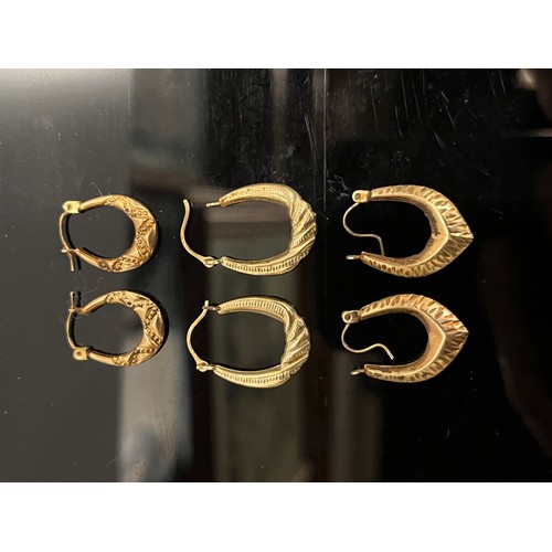 250 - 3 pairs of 9ct gold earings
2.2 grams