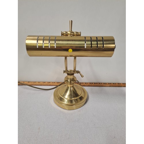 66 - Brass desk lamp.