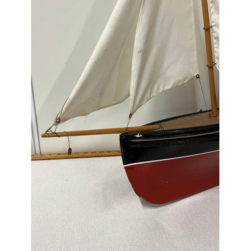 136 - Vintage wooden pond yacht/sailboat.
79cm x 87cm