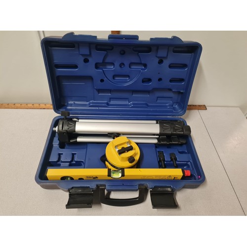 426 - Boxed Silverline laser level.