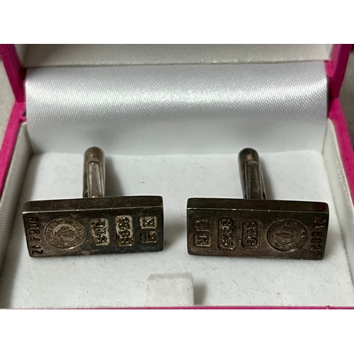 481 - Pair of Silver ingot cufflinks.